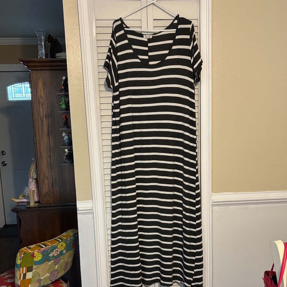 Elegant Striped Maxi Dress